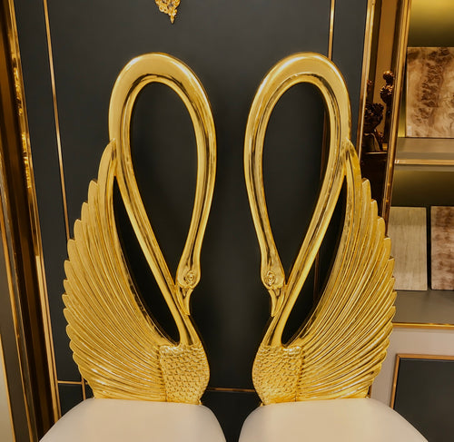 Versora Élysian Swan Chair Set